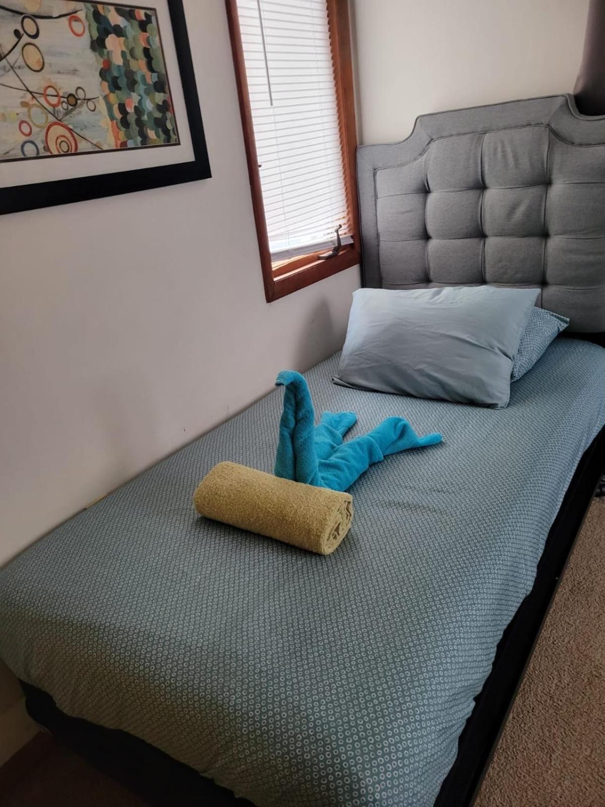 Ambiance - King Bed Cabin, Jetted-Tub & Fireplace Tobyhanna Ngoại thất bức ảnh