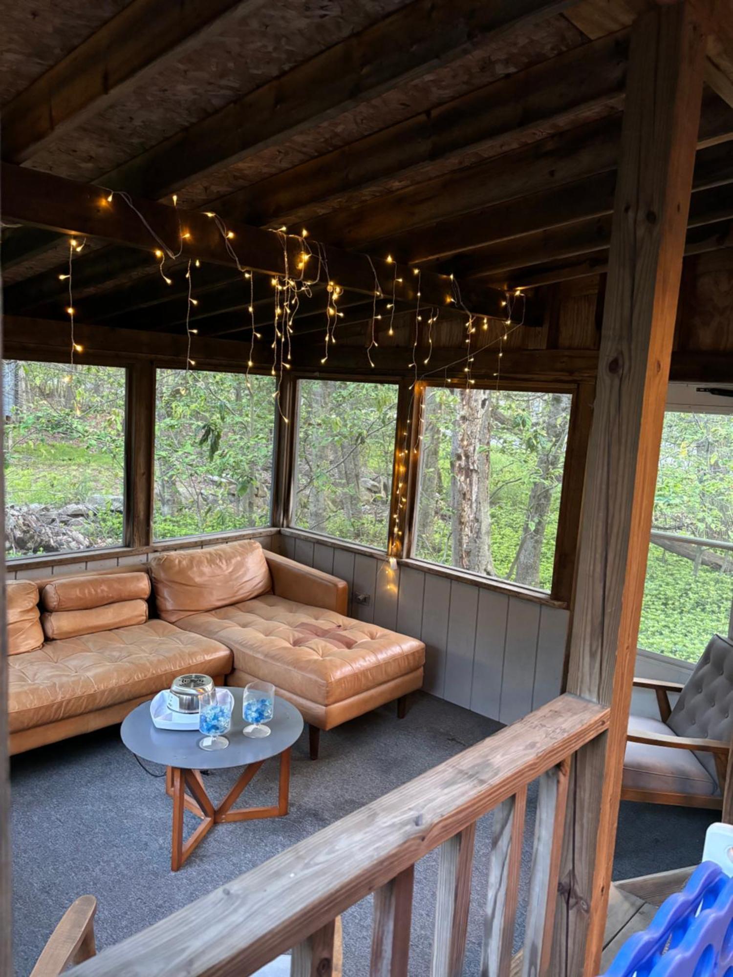 Ambiance - King Bed Cabin, Jetted-Tub & Fireplace Tobyhanna Ngoại thất bức ảnh